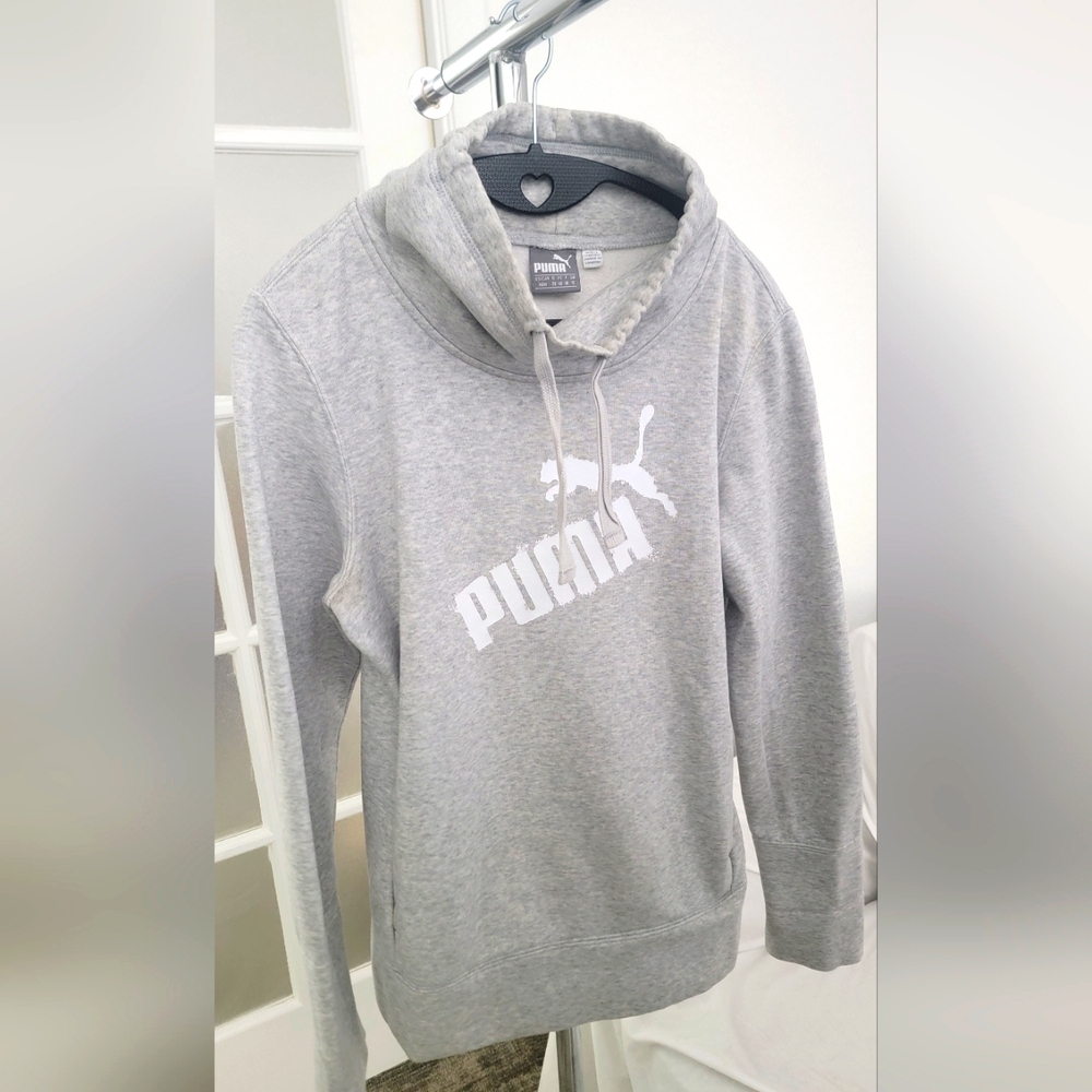 Puma Gray Sweater with Iconic Logo and Soft Fleece Interior